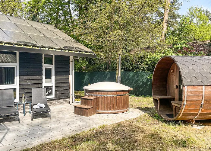 Дом отдыха Lovely In With Wifi *